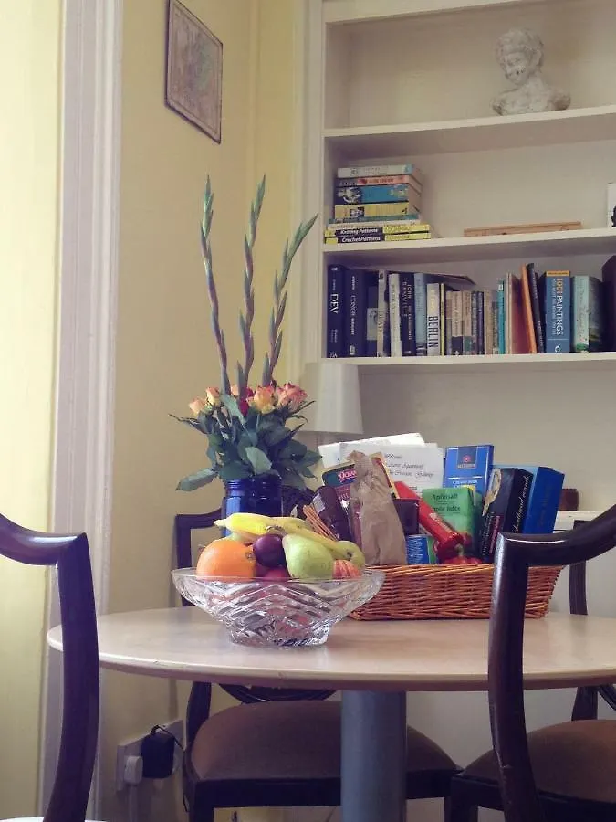 Silver Crescent House & Apts Vacation Rentals Galway City Ireland