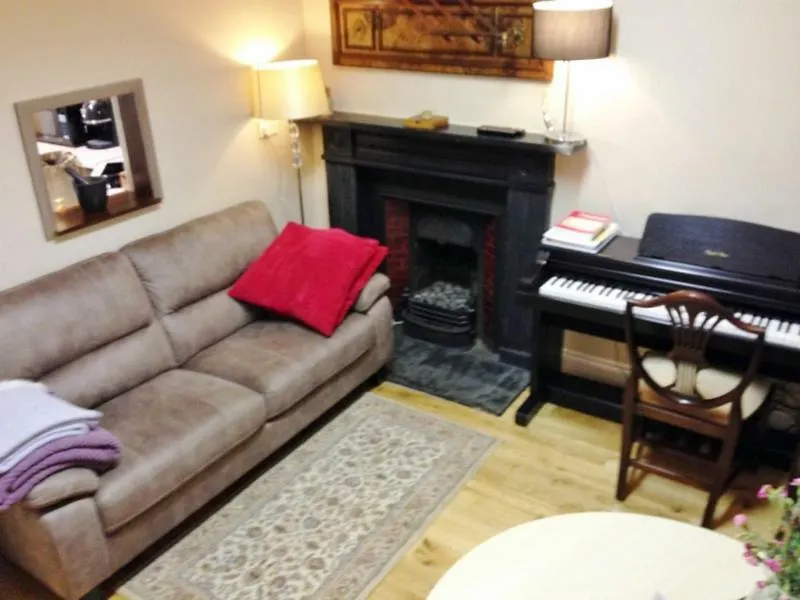Apartment Silver Crescent House & Apts Vacation Rentals Galway City Ireland