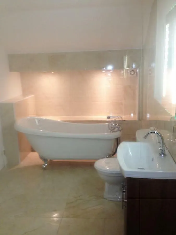 Silver Crescent House & Apts Vacation Rentals Galway City Ireland Apartment