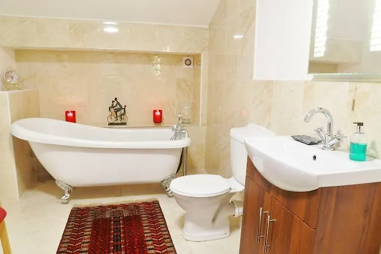 Silver Crescent House & Apts Vacation Rentals Galway City Ireland Apartment