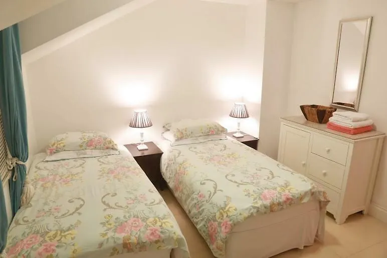 Silver Crescent House & Apts Vacation Rentals Galway City Ireland Apartment