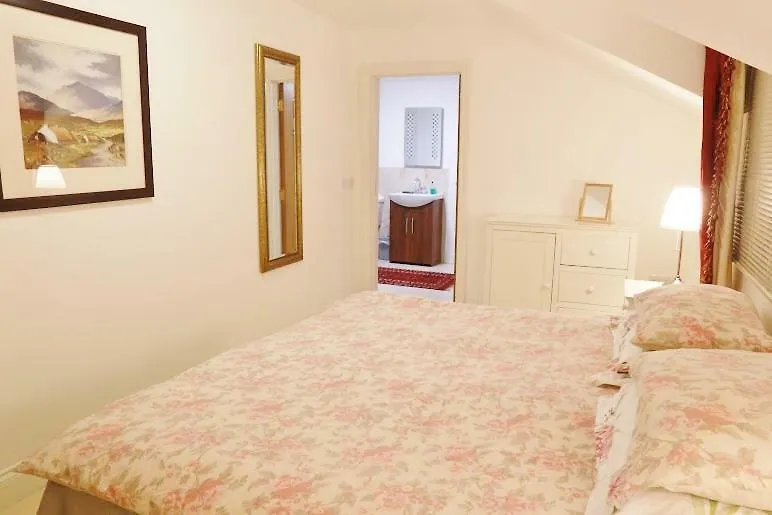 Apartment Silver Crescent House & Apts Vacation Rentals Galway City Ireland