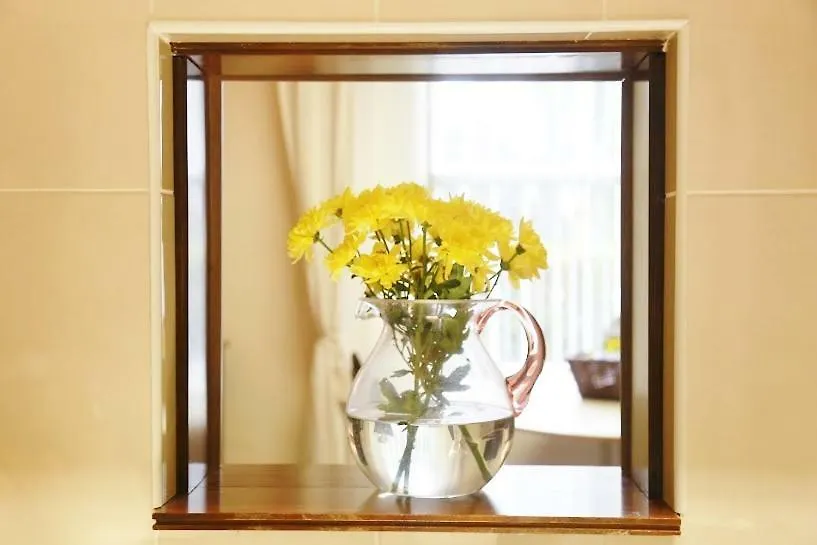 Silver Crescent House & Apts Vacation Rentals Galway City Ireland 0*,