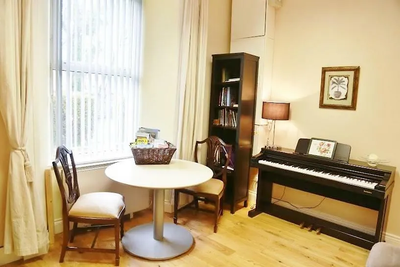 Apartment Silver Crescent House & Apts Vacation Rentals Galway City Ireland Ireland